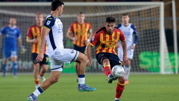 Lecce-Verona, sfida salvezza al Via del mare: il pronostico 2 Lecce-Verona, sfida salvezza al Via del mare: il pronostico