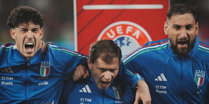 Italia, niente s&igrave;: basta l&rsquo;inno