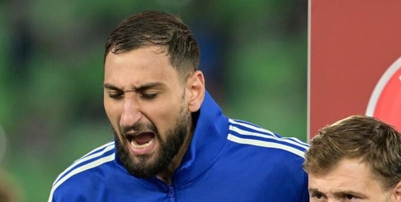 "Donnarumma vuole il Mondiale, ha rinviato anche le nozze": la confessione di Raiola 2 "Donnarumma vuole il Mondiale, ha rinviato anche le nozze": la confessione di Raiola