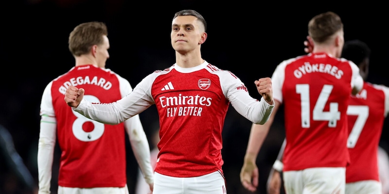 Arsenal, poker all'Aston Villa e prove di fuga. Zirkzee non basta allo United, vince il Newcastle 3 Arsenal, poker all'Aston Villa e prove di fuga. Zirkzee non basta allo United, vince il Newcastle