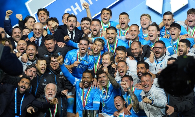 De Laurentiis: "Ai tifosi dico di sognare. E Conte è un maestro". Il tecnico: "Conta solo chi vince" 1 De Laurentiis: "Ai tifosi dico di sognare. E Conte è un maestro". Il tecnico: "Conta solo chi vince"