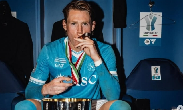 Da Lukaku a McTominay, non c'è festa senza sigaro: così il Napoli celebra la Supercoppa