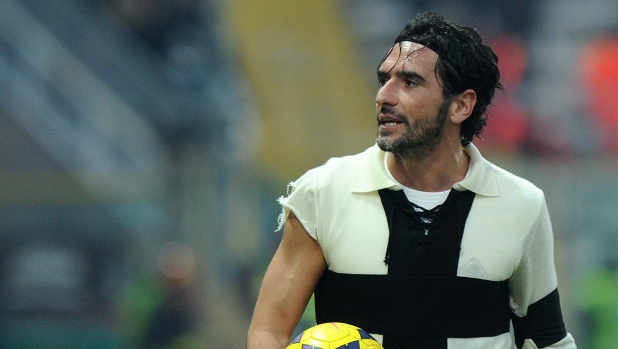 Alessandro Lucarelli: "Tradito dal Parma dopo 17 anni. Cassano? L'avrei preso a pugni" 1 Alessandro Lucarelli: "Tradito dal Parma dopo 17 anni. Cassano? L'avrei preso a pugni"