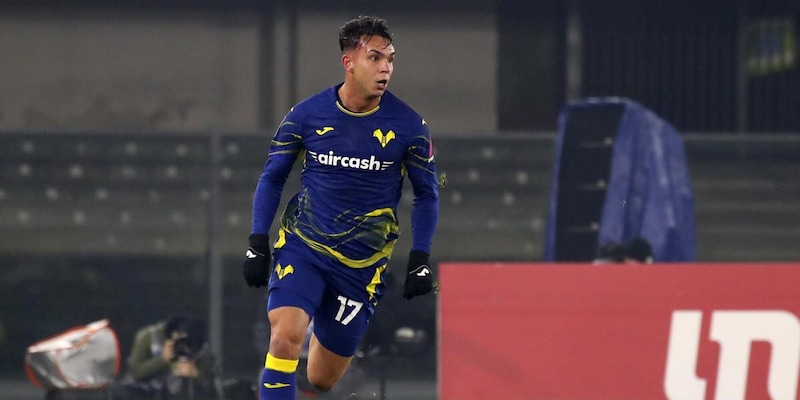 Napoli, Giovane arriva prima della Juve: tutto sulla trattativa con il Verona 4 Napoli, Giovane arriva prima della Juve: tutto sulla trattativa con il Verona