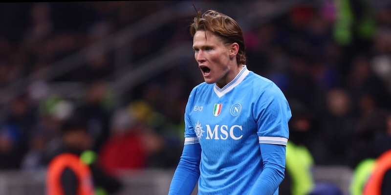 McTominay, il Napoli lo blinda e spinge sul mercato: idea Sterling, caso Lucca e sorpresa Insigne