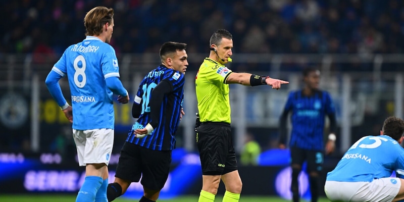 Moviola Inter-Napoli, fischia CalVARese: Doveri, piace la gestione all'inglese 1 Moviola Inter-Napoli, fischia CalVARese: Doveri, piace la gestione all'inglese