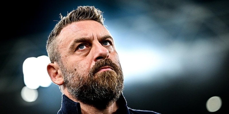 De Rossi già in ritiro a Roma per la sfida con la Lazio: ecco il motivo 3 De Rossi già in ritiro a Roma per la sfida con la Lazio: ecco il motivo