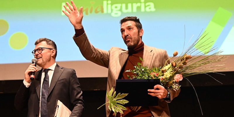 "Spalletti, mano evidente e Juve in grande crescita. Scudetto? Vi spiego": Buffon spiazza i tifosi 1 "Spalletti, mano evidente e Juve in grande crescita. Scudetto? Vi spiego": Buffon spiazza i tifosi