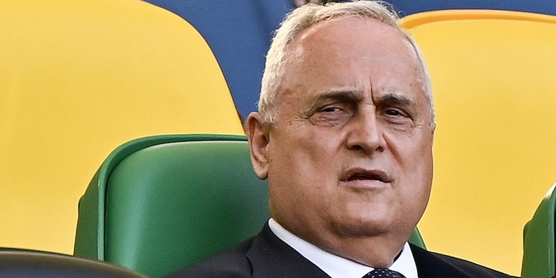Lotito: &ldquo;Raspadori non &egrave; Maradona, Sarri faccia l&rsquo;allenatore. Arbitri? Sistema non credibile&rdquo;