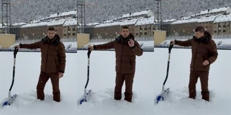 <!--StartFragment -->
Piqu&eacute; spala la neve da solo in campo e chiama i tifosi ad aiutarlo per far giocare la partita