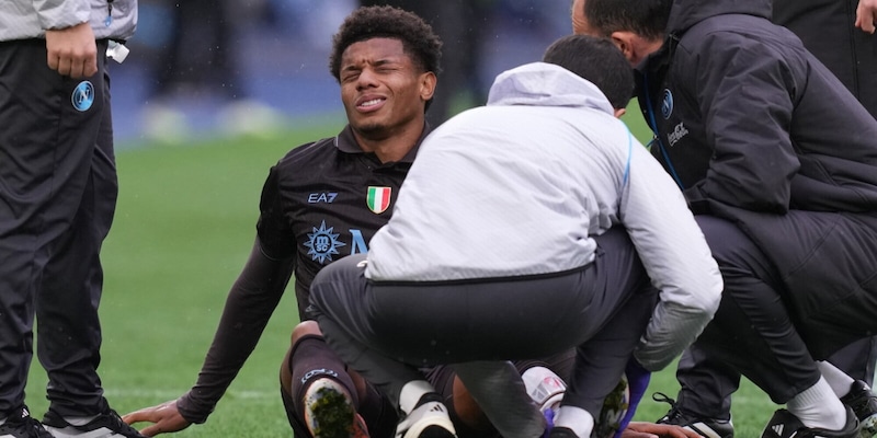 Neres, il bollettino sull'infortunio: come sta l'attaccante del Napoli e i tempi di recupero