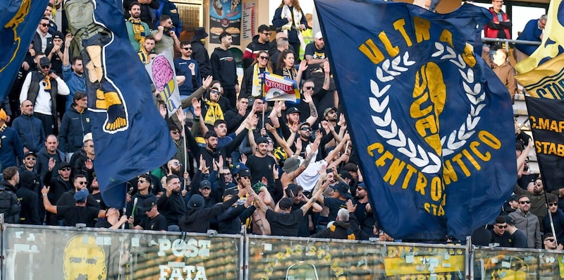 Juve Stabia-Virtus Entella si giocherà a porte chiuse: la decisione del prefetto 2 Juve Stabia-Virtus Entella si giocherà a porte chiuse: la decisione del prefetto
