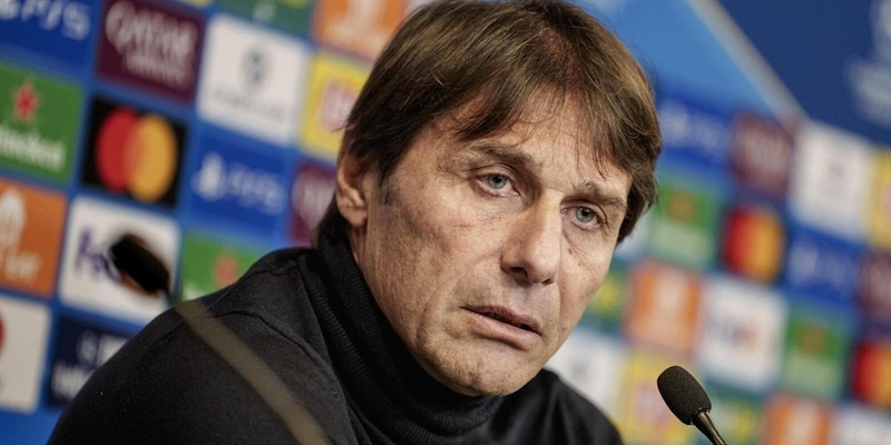 Conte, l'attacco dell'agente: "Non ha coraggio con i giovani e li tiene in ostaggio, deve decidere se..."