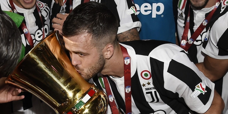 Pjanic, addio al calcio: la lettera d'addio dell'ex Juve commuove tutti 1 Pjanic, addio al calcio: la lettera d'addio dell'ex Juve commuove tutti