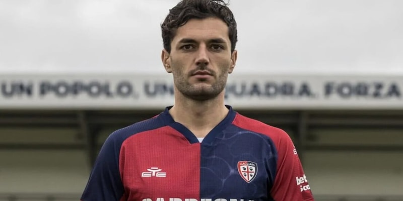 Ufficiale, Dossena torna al Cagliari: i dettagli dell'accordo con il Como