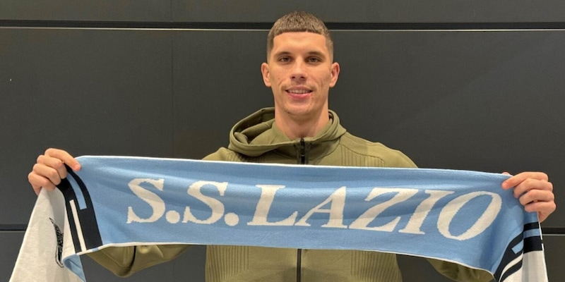 La Lazio accoglie Ratkov: le foto a Fiumicino e poi all'Olimpico per la sfida con la Fiorentina