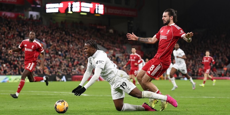 Fa Cup, Szoboszlai trascina il Liverpool: 4-1 al Barnsley