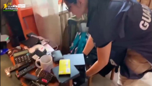 Maxi operazione anti pirateria: oscurati 100 mila utenti. L'ad di Dazn, Azzi: "Chi froda va punito"