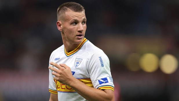 Camarda, la soluzione: operazione a Milano ma girone di ritorno al Lecce 4 Camarda, la soluzione: operazione a Milano ma girone di ritorno al Lecce