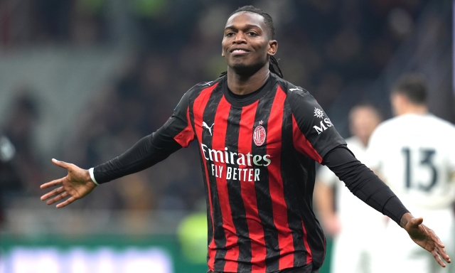 Milan, Leao frenato: ha male all'adduttore, lui vuole giocare ma Allegri ha un piano per gestirlo 1 Milan, Leao frenato: ha male all'adduttore, lui vuole giocare ma Allegri ha un piano per gestirlo