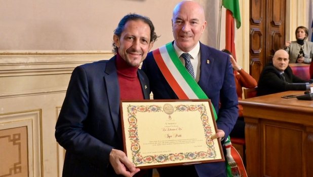 Igor Protti premiato dal Sindaco di Livorno. A lui la massima onorificenza della città 1 Igor Protti premiato dal Sindaco di Livorno. A lui la massima onorificenza della città