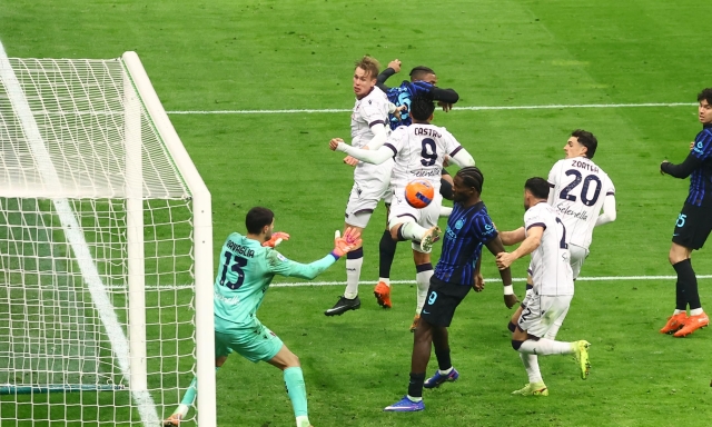 Negli schemi di Chivu c'è un bomber da 12 gol: il segreto dei calci piazzati dell'Inter 4 Negli schemi di Chivu c'è un bomber da 12 gol: il segreto dei calci piazzati dell'Inter