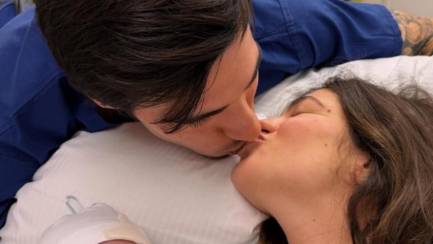 Tonali e il figlio appena nato: "Ti amiamo alla follia" 3 Tonali e il figlio appena nato: "Ti amiamo alla follia"