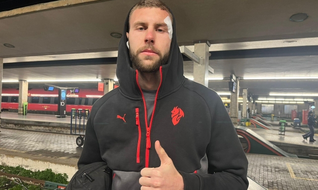 Pavlovic, controlli ok dopo la botta alla testa. Ma ci sono 9 punti di sutura 3 Pavlovic, controlli ok dopo la botta alla testa. Ma ci sono 9 punti di sutura