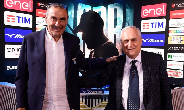 Lotito-Sarri, separati in casa. Dimissioni, mercato bloccato e bilancio: alle radici dei loro dissidi 1 Lotito-Sarri, separati in casa. Dimissioni, mercato bloccato e bilancio: alle radici dei loro dissidi