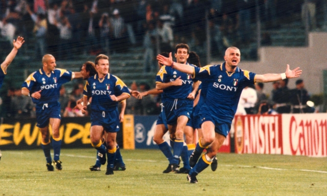 Ravanelli: "La Juve del 1996 avrebbe battuto l'Impero Romano. E quella rissa al pub in Inghilterra..." 2 Ravanelli: "La Juve del 1996 avrebbe battuto l'Impero Romano. E quella rissa al pub in Inghilterra..."