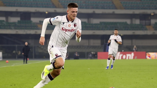 Juve, svolta a destra: scambio Joao Mario-Holm con il Bologna, poi l'assalto a Norton-Cuffy