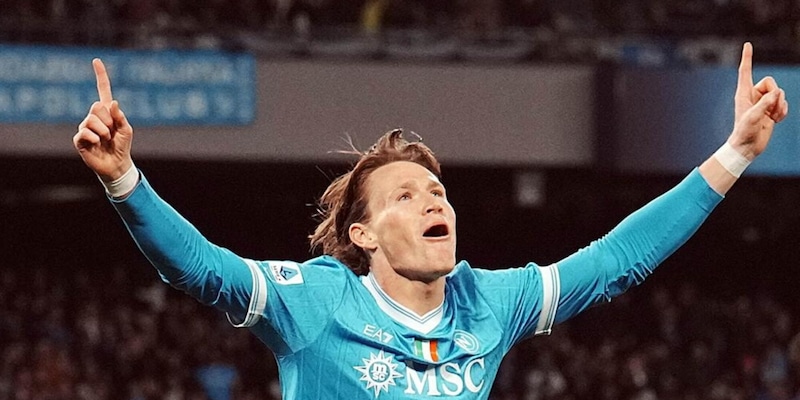 Napoli, McTominay out ma il futuro è suo: parte la trattativa per il rinnovo 2 Napoli, McTominay out ma il futuro è suo: parte la trattativa per il rinnovo