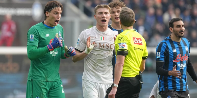 Rabbia Napoli, De Laurentiis chiama Gravina e Rocchi: stoppati Chiffi e Aureliano!