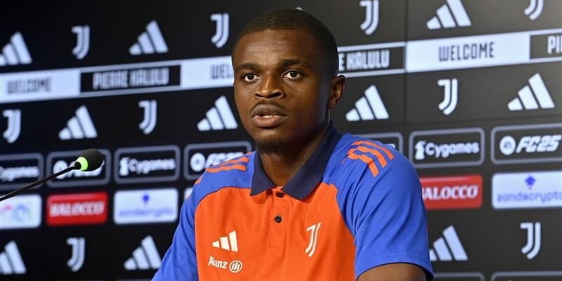 Kalulu, diretta conferenza Roma-Juventus: tutte le dichiarazioni 1 Kalulu, diretta conferenza Roma-Juventus: tutte le dichiarazioni