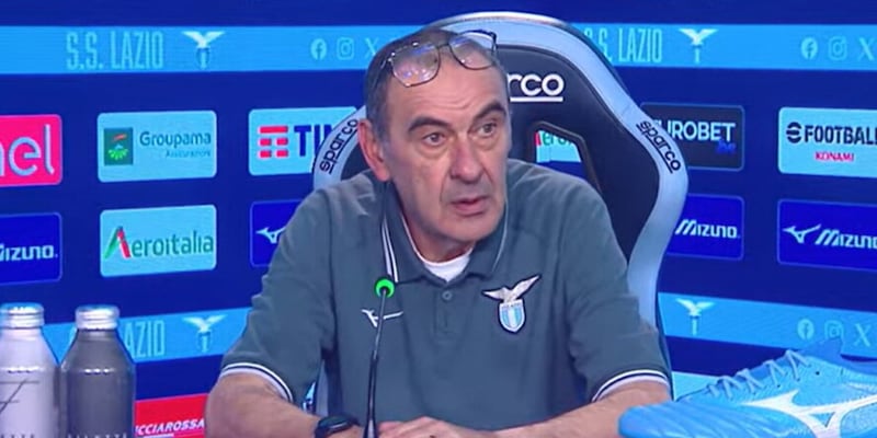 Sarri prima della Juve: "Andare avanti con la Lazio? Se non succedono cose particolari..." Poi parla del caso Romagnoli