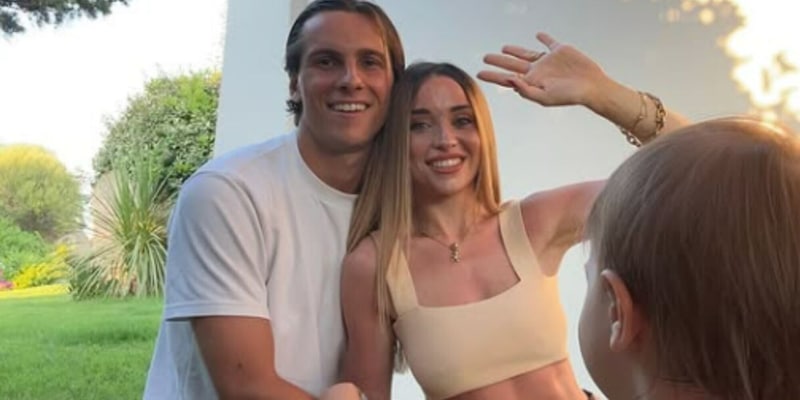 Calcio e sacrifici: "Cinque traslochi in tre anni". La compagna del calciatore non ce la fa più 4 Calcio e sacrifici: "Cinque traslochi in tre anni". La compagna del calciatore non ce la fa più