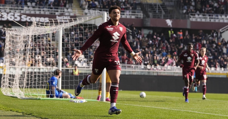 Torino-Lecce 1-0: Adams trascina i granata, Baroni si allontana dalla zona retrocessione e inguaia Di Francesco 2 Torino-Lecce 1-0: Adams trascina i granata, Baroni si allontana dalla zona retrocessione e inguaia Di Francesco