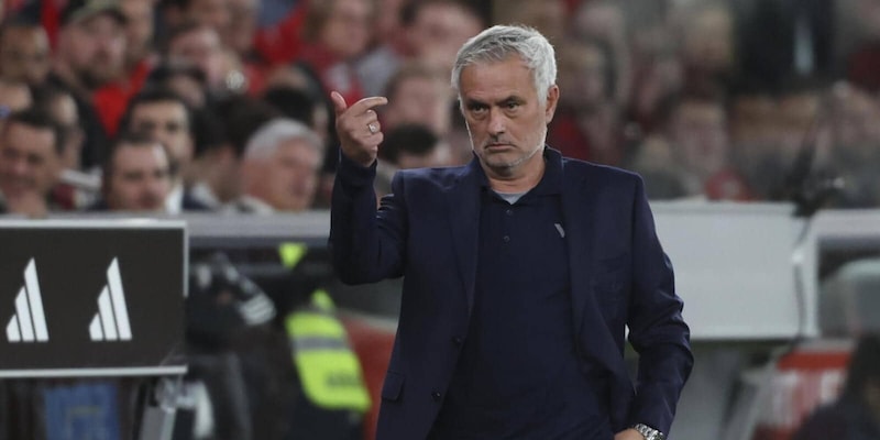 Mourinho a Madrid per Real Madrid-Benfica: la decisione