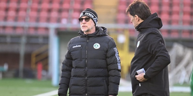 Ballardini si presenta: "Qui non c’è solo Avellino, c’è l’Irpinia. Sento una grande responsabilità" 3 Ballardini si presenta: "Qui non c’è solo Avellino, c’è l’Irpinia. Sento una grande responsabilità"