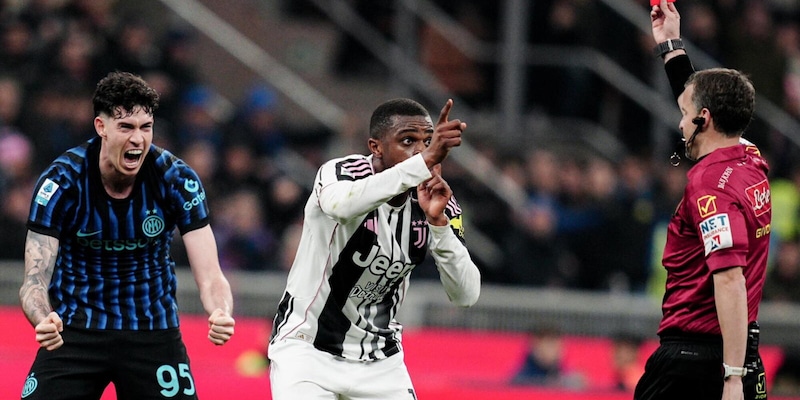 Kalulu, la Juve chiede la grazia dopo la squalifica per "acclarata ingiustizia" 2 Kalulu, la Juve chiede la grazia dopo la squalifica per "acclarata ingiustizia"