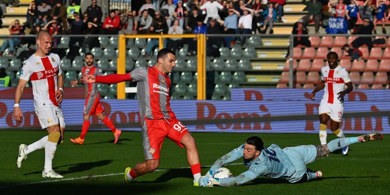 Il Genoa sbatte sul muro della Cremonese, De Rossi a +3 sulla zona retrocessione 4 Il Genoa sbatte sul muro della Cremonese, De Rossi a +3 sulla zona retrocessione