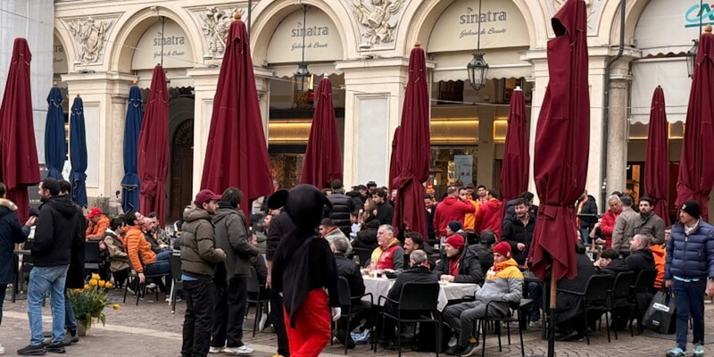 Torino invasa dai tifosi del Galatasaray: la sfida con la Juve comincia dalla mattina