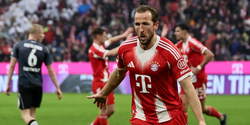 Kane show, tris all'Eintracht e Bayern in fuga. Khedira jr stende il Leverkusen, frena l'Hoffenheim 1 Kane show, tris all'Eintracht e Bayern in fuga. Khedira jr stende il Leverkusen, frena l'Hoffenheim