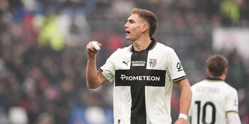 Pellegrino rinnova con il Parma: "&Egrave; una giornata speciale"