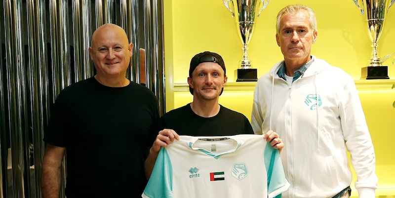Mario Rui riparte dagli Emirati Arabi: la foto della firma 2 Mario Rui riparte dagli Emirati Arabi: la foto della firma