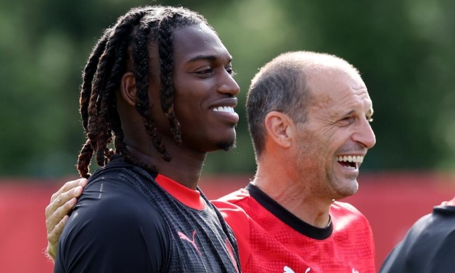 Milan, Leao di nuovo in gruppo. Lavoro personalizzato per Pulisic e Saelemaekers