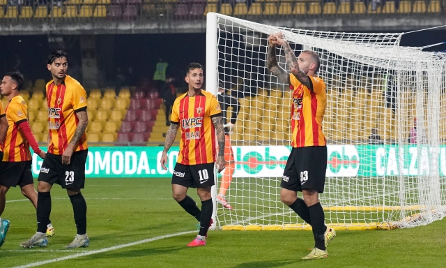 Serie C: il Benevento rallenta, il Catania non ne approfitta. In testa nel girone C tutto invariato 2 Serie C: il Benevento rallenta, il Catania non ne approfitta. In testa nel girone C tutto invariato