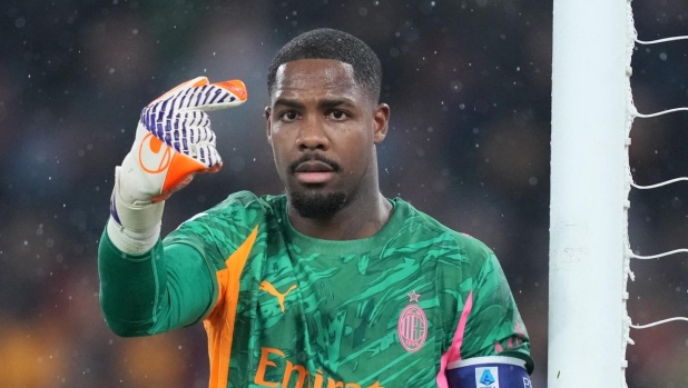 Milan, senti Viviano: "Maignan portiere più forte al mondo? No, Donnarumma è meglio"