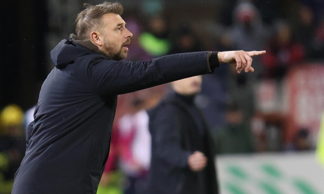 Ufficiale, il Verona esonera Zanetti. D'Aversa in pole, oggi dirige l'allenamento Sammarco 1 Ufficiale, il Verona esonera Zanetti. D'Aversa in pole, oggi dirige l'allenamento Sammarco