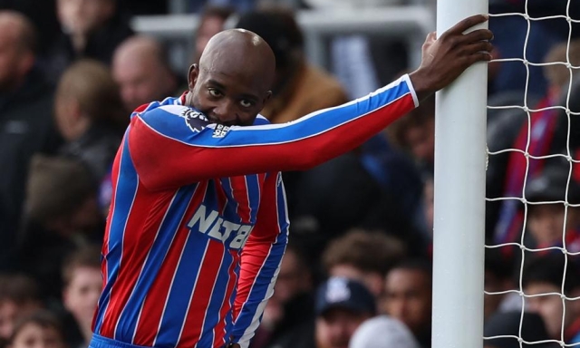 Milan, niente Mateta! Le sue ginocchia non superano i test del medico rossonero. I dettagli 2 Milan, niente Mateta! Le sue ginocchia non superano i test del medico rossonero. I dettagli